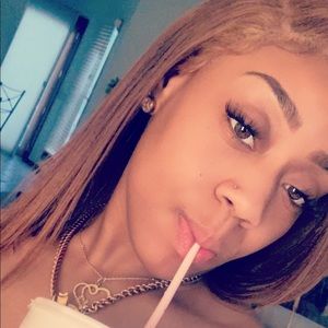 Meet your Posher, Maya